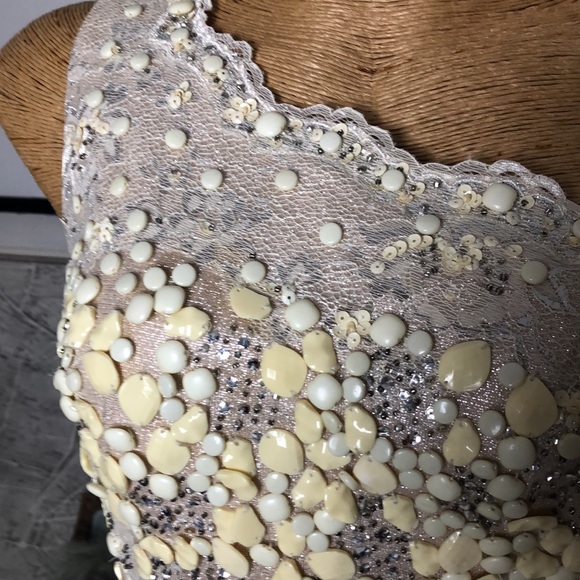 Mandalay one scholder cream Size 6 - Picture 3 of 15